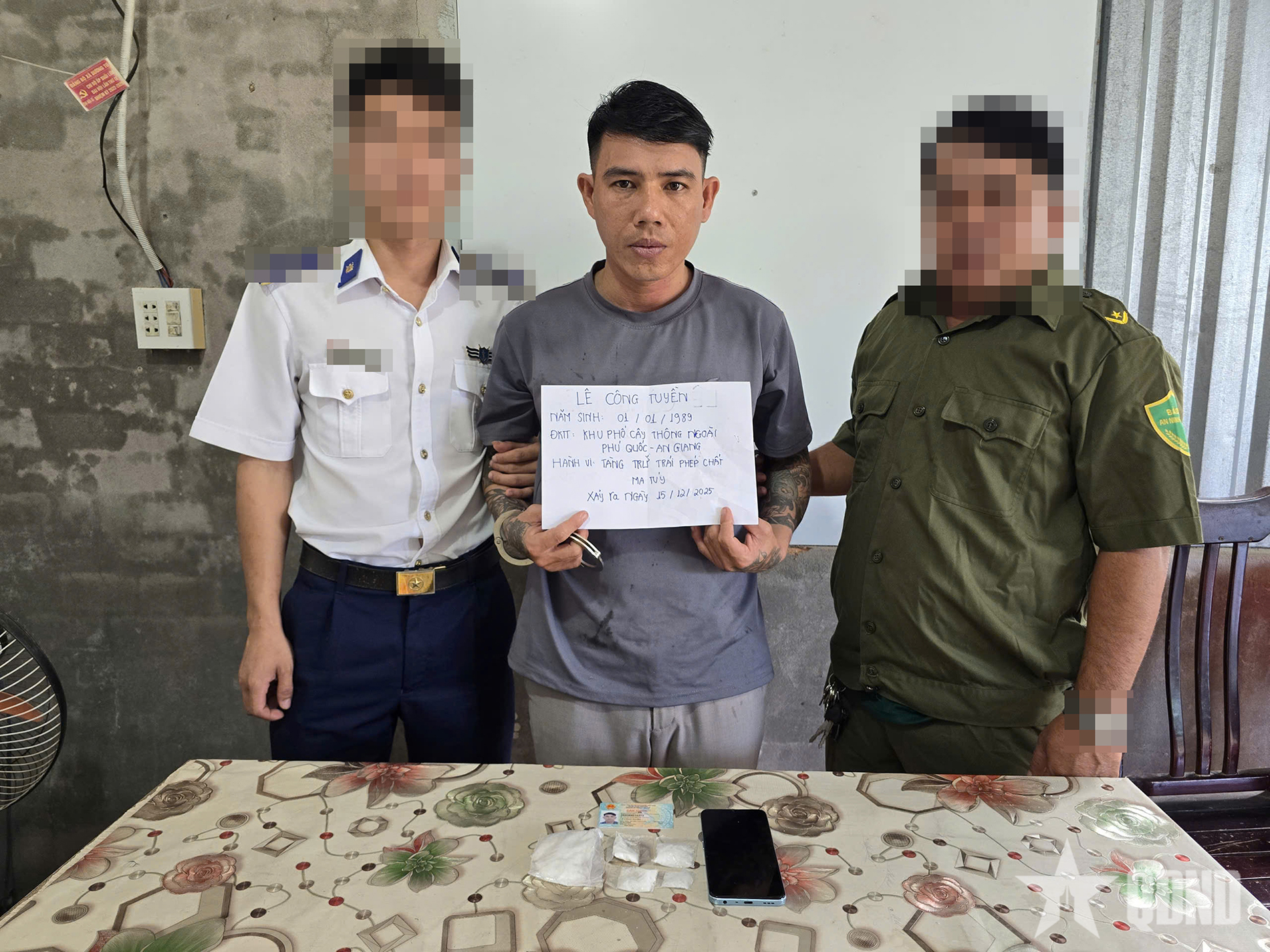 Bộ tư lệnh Vùng Cảnh sát biển 4 phát hiện, bắt giữ các đối tượng tàng trữ trái phép chất ma túy