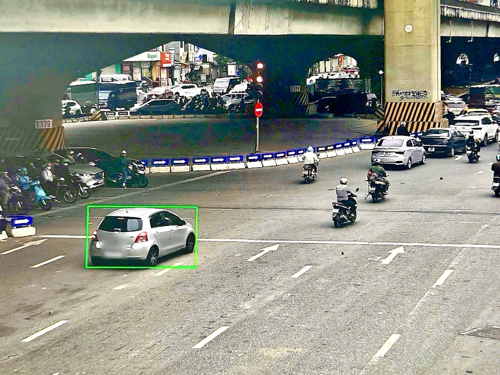 Hà Nội: Camera AI phát hiện gần 400 trường hợp vi phạm giao thông sau 3 ngày
