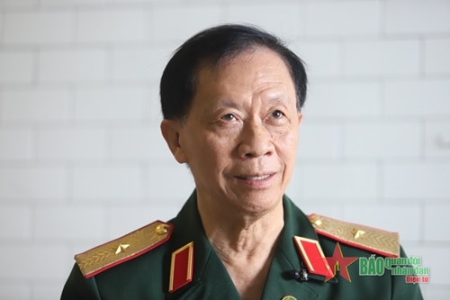 Thiếu tướng Hồ Sỹ Hậu và