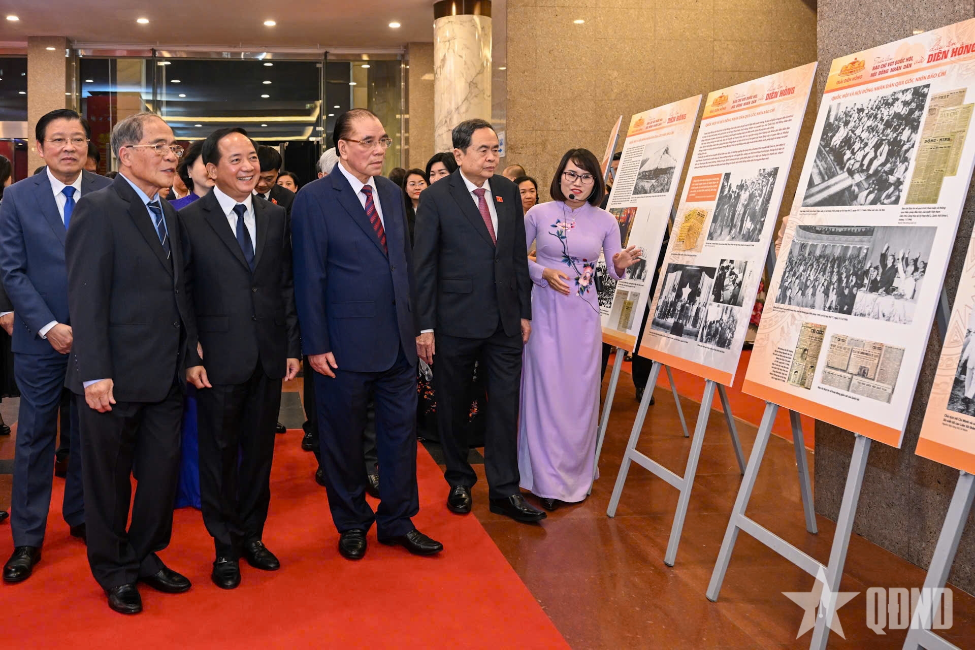 Lễ trao Giải Diên Hồng - Giải báo chí toàn quốc về Quốc hội và Hội đồng nhân dân lần thứ tư