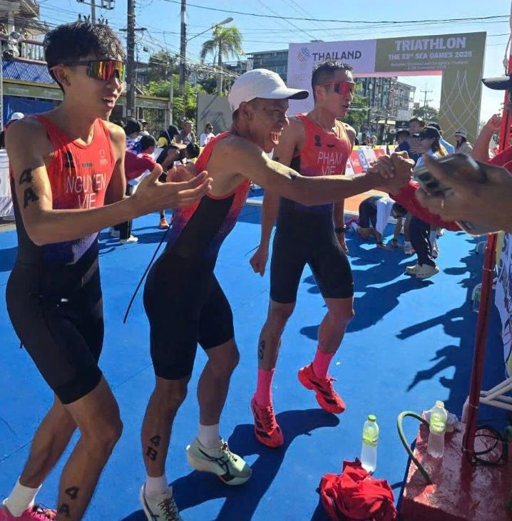 SEA Games 33: Duathlon Việt Nam giành huy chương vàng tiếp sức đồng đội nam

