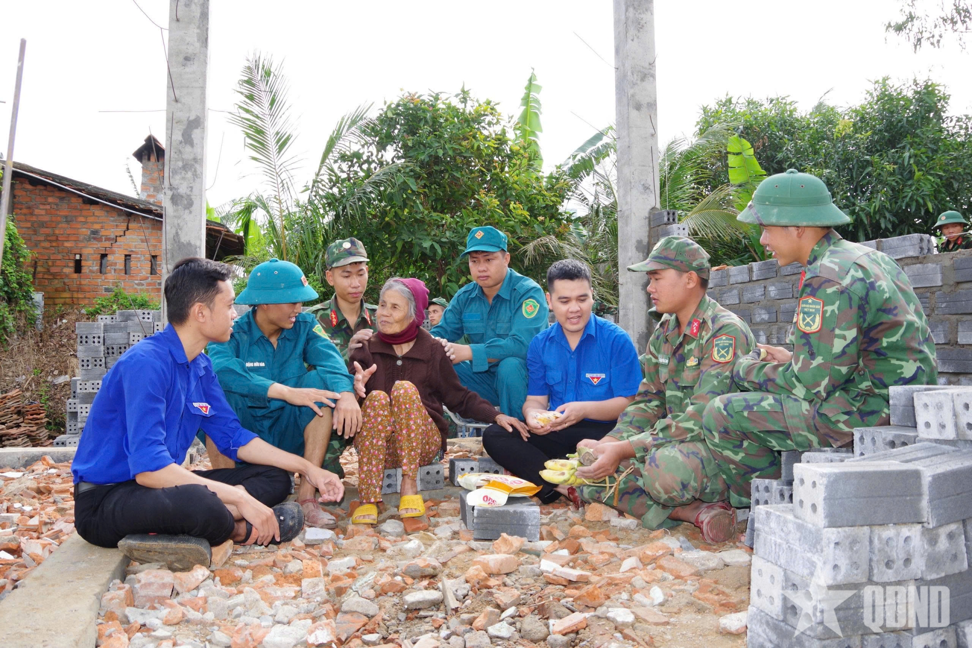 Những giọt nước mắt hạnh phúc trên công trường “thần tốc” ở Đắk Lắk