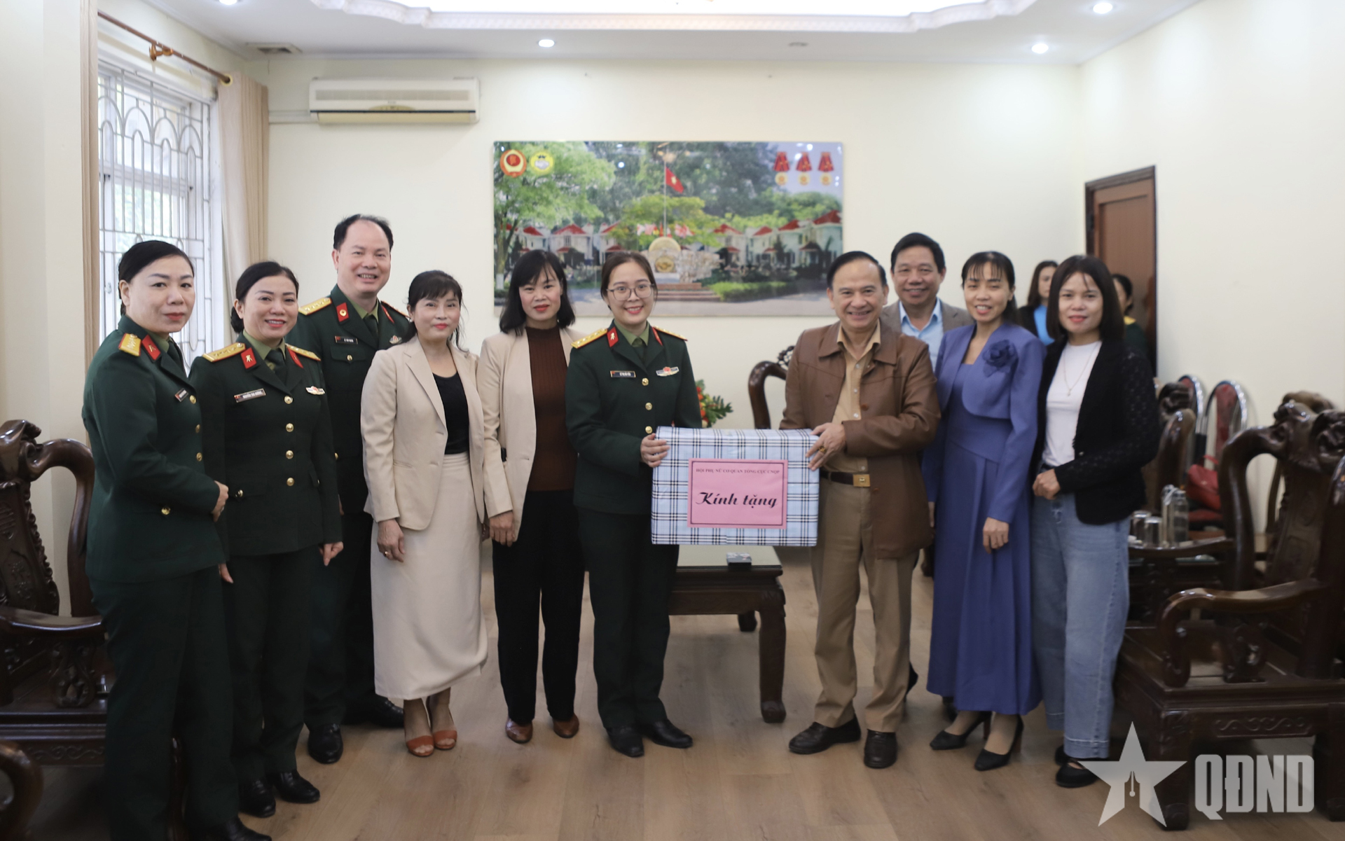 Hội Phụ nữ cơ quan Tổng cục Công nghiệp quốc phòng phối hợp tổ chức các hoạt động chính sách