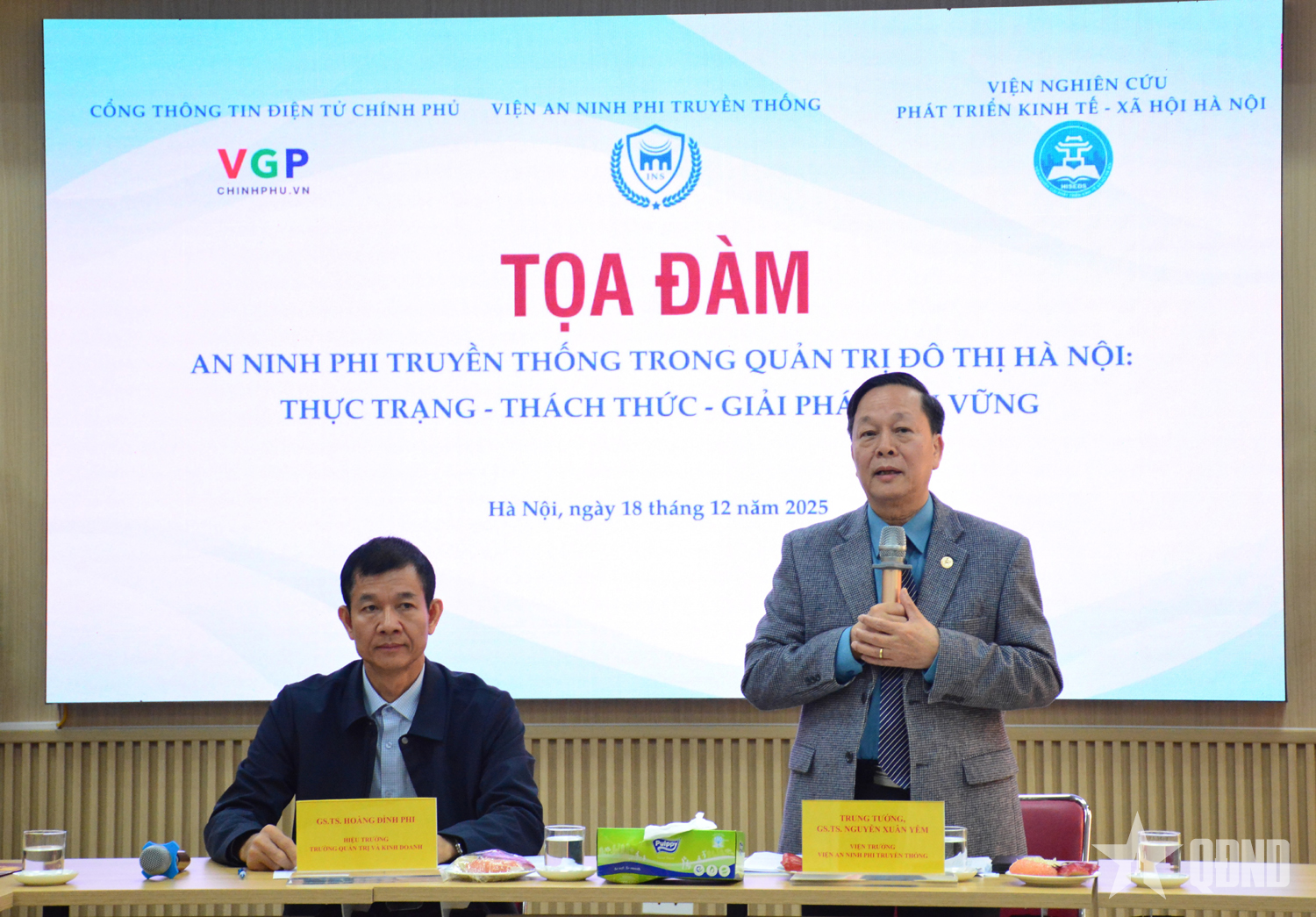 Tọa đàm “An ninh phi truyền thống trong quản trị đô thị Hà Nội”