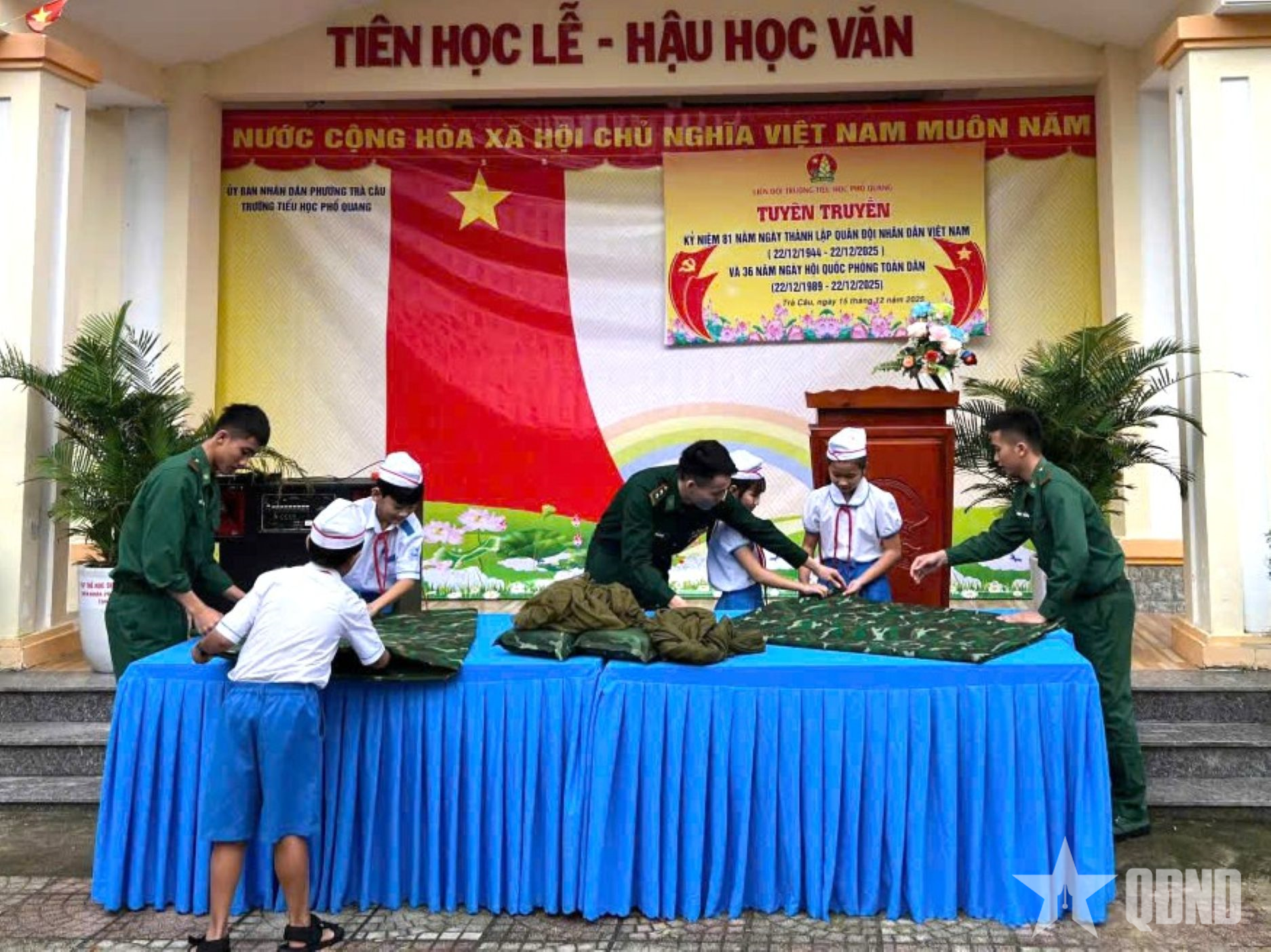 Các đơn vị Bộ đội Biên phòng tỉnh Quảng Ngãi tuyên truyền cho hơn 2.000 học sinh về truyền thống Quân đội