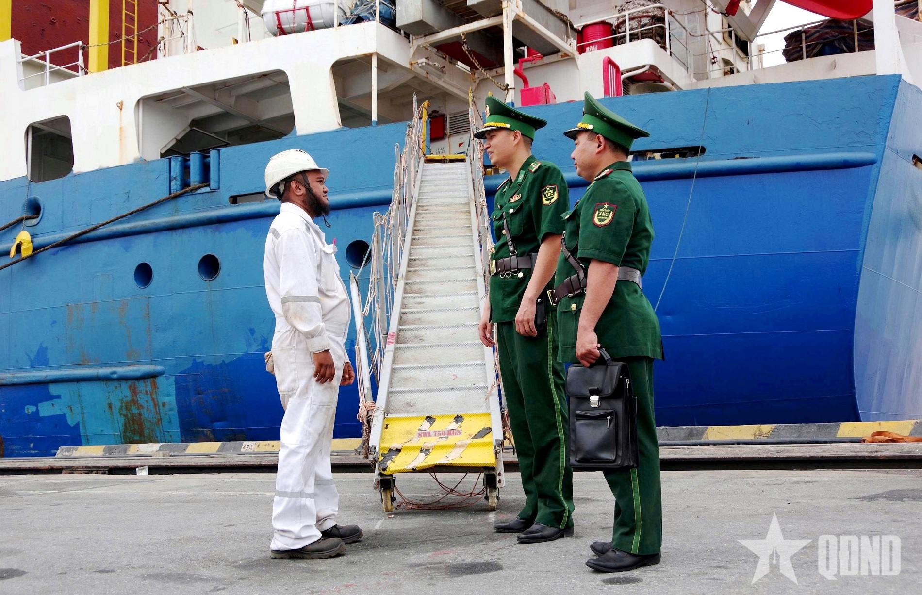 Ra mắt câu lạc bộ tiếng Anh cho cán bộ, chiến sĩ Biên phòng cửa khẩu cảng