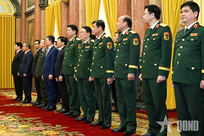 Chủ tịch nước trao Quyết định thăng quân hàm Thượng tướng đối với đồng chí Đỗ Xuân Tụng và đồng chí Đỗ Văn Bảnh