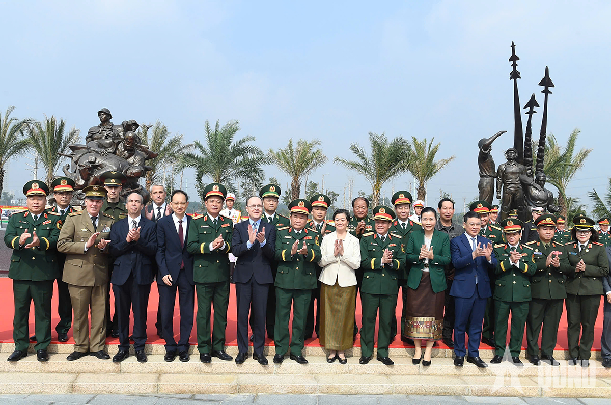 Thượng tướng Hoàng Xuân Chiến chủ trì Lễ khánh thành công trình Khu biểu tượng tình đoàn kết, hữu nghị và tri ân quốc tế