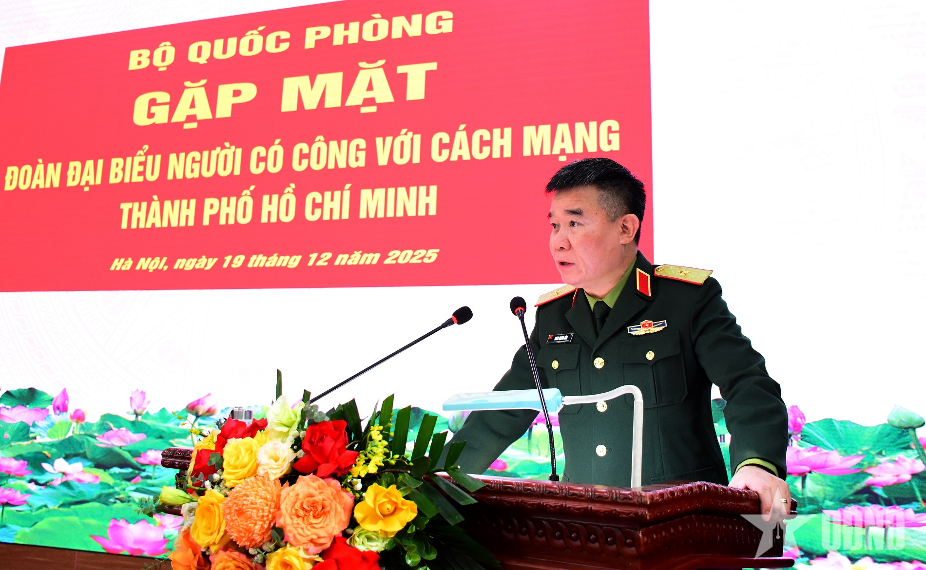 Bộ Quốc phòng gặp mặt đoàn đại biểu người có công với cách mạng Thành phố Hồ Chí Minh