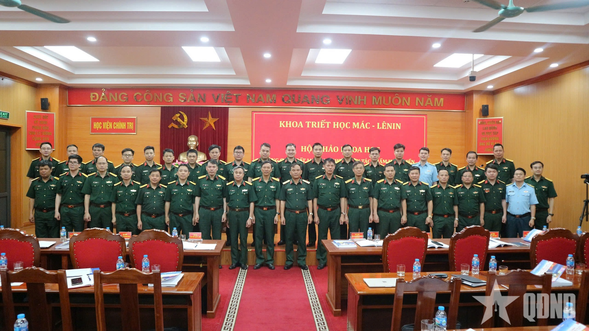 Tăng tốc thi đua, tạo đột phá trong giảng dạy và đấu tranh tư tưởng, lý luận