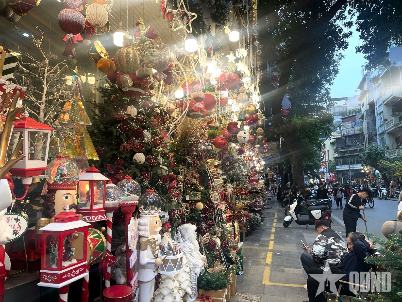 Người dân đồng tình trả lại vỉa hè cho người đi bộ