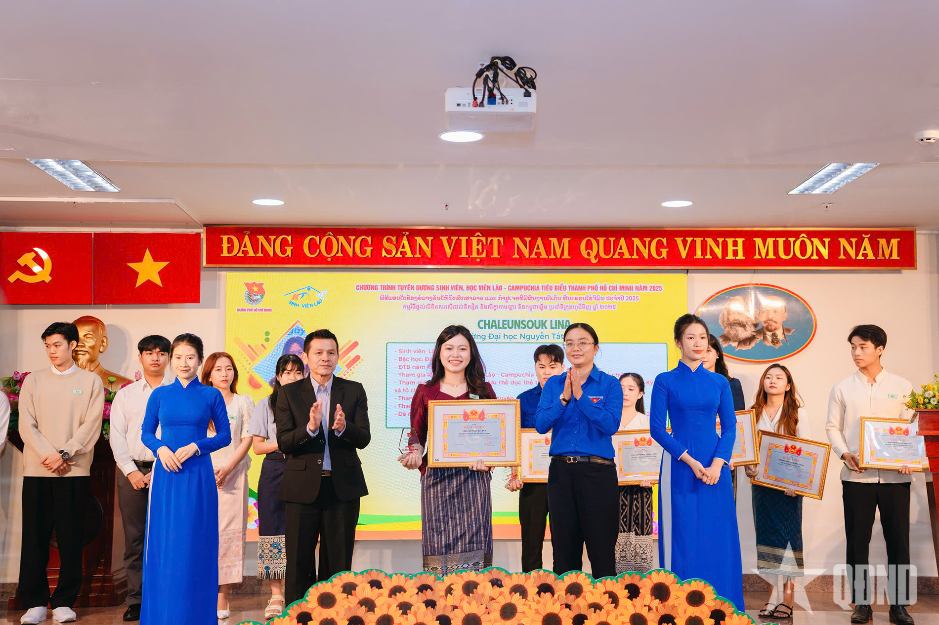 TP Hồ Chí Minh tuyên dương gương sinh viên, học viên Lào, Campuchia tiêu biểu