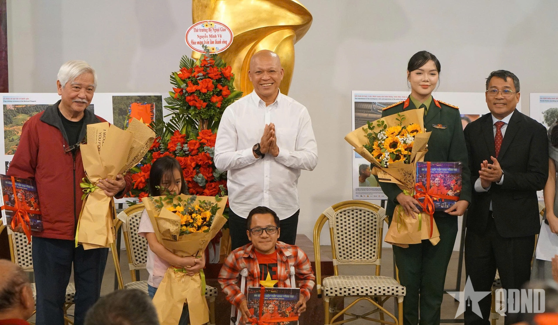 Khai mạc triển lãm và ra mắt sách ảnh “80 năm - Một Việt Nam vững tin”