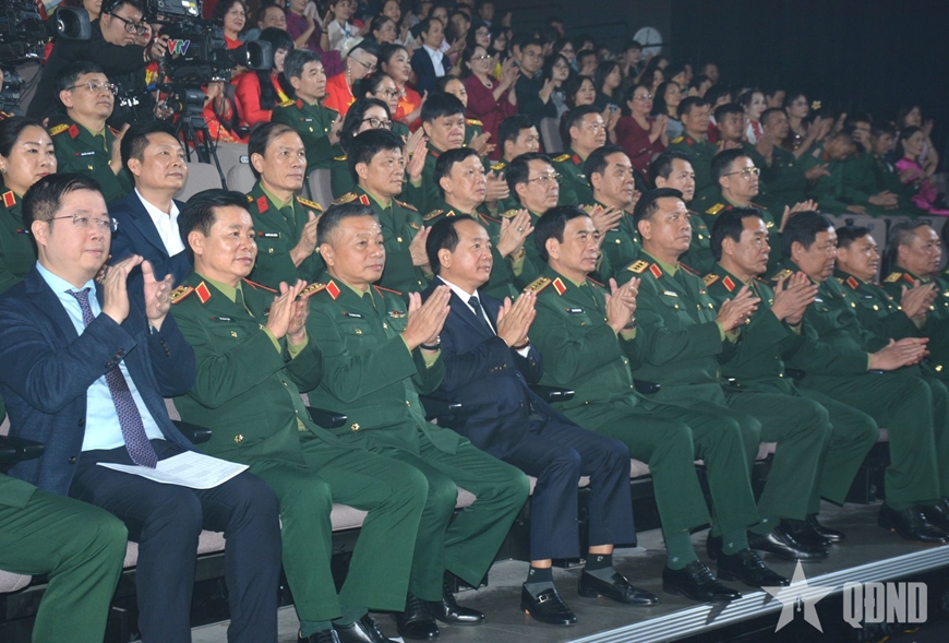 Đại tướng Phan Văn Giang tham dự chương trình nghệ thuật chính luận “Mệnh lệnh từ trái tim”