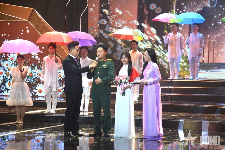 Đại tướng Phan Văn Giang tham dự chương trình nghệ thuật chính luận “Mệnh lệnh từ trái tim”