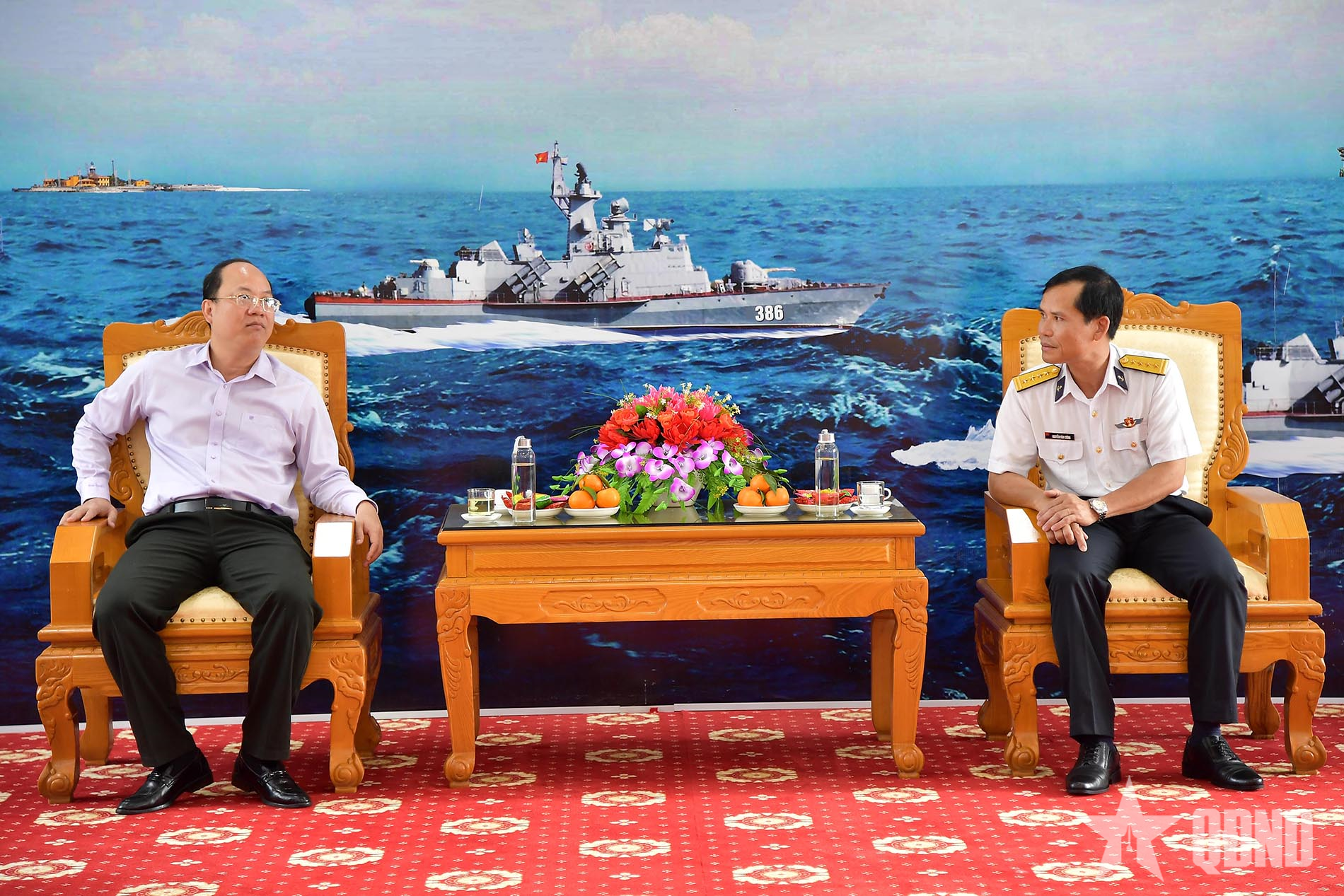 Đoàn công tác Tỉnh ủy Cà Mau thăm, làm việc tại Lữ đoàn 175, Vùng 5 Hải quân