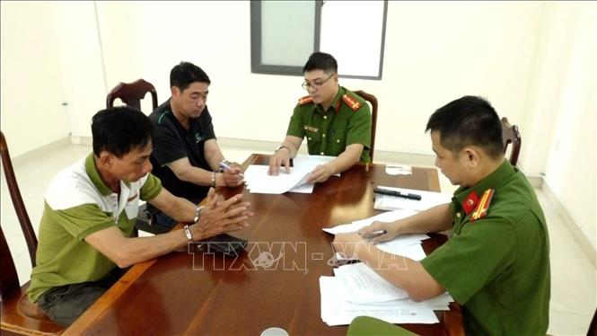 Khởi tố các đối tượng gây tai nạn điện chết người, vận chuyển vàng trái phép