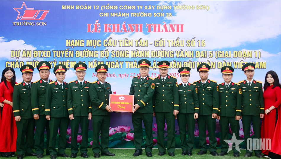 Chi nhánh Trường Sơn 28 gặp mặt truyền thống và khánh thành cầu Tiên Tân