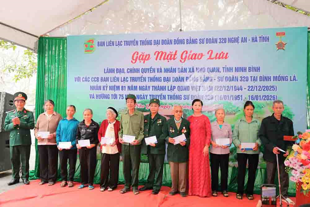 Đình Mống thắm tình quân dân