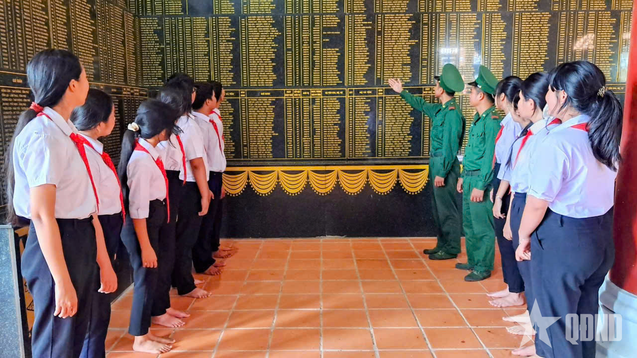 “Hành trình đến với địa chỉ đỏ” bồi đắp truyền thống yêu nước