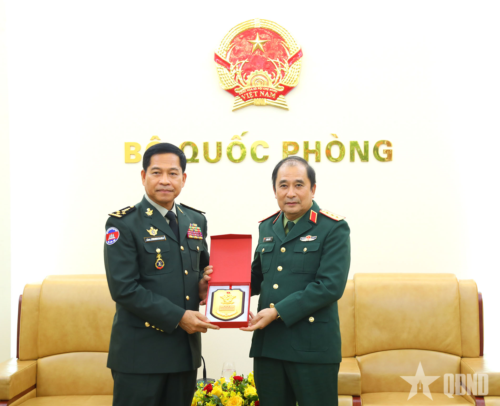 Thượng tướng Phùng Sĩ Tấn tiếp Tổng thư ký Ủy ban Quốc gia về vũ khí hóa học Campuchia