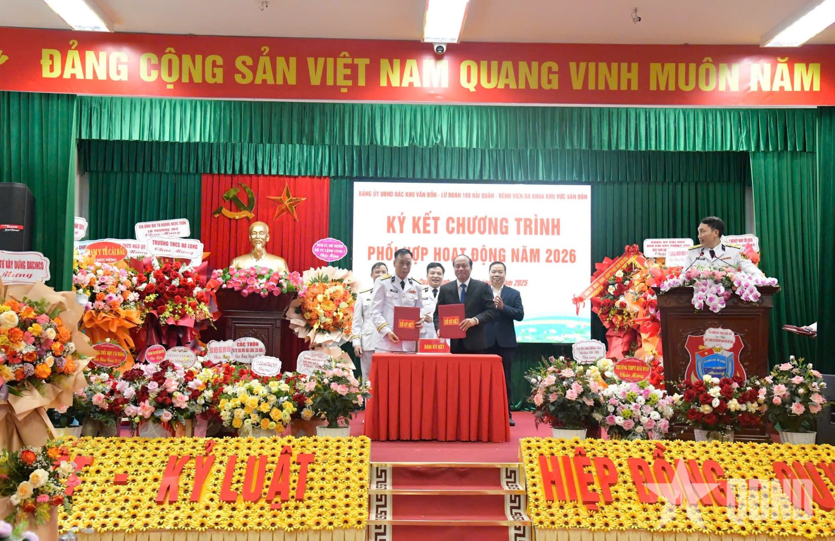 Lữ đoàn 169 tổ chức Hội nghị gặp mặt đoàn kết quân dân

