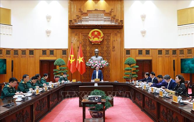 Thủ tướng Phạm Minh Chính làm việc với Bộ Quốc phòng về phát triển công nghiệp quốc phòng