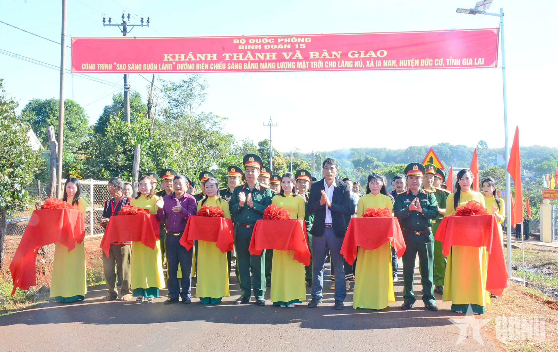 Đoàn Kinh tế - Quốc phòng 72: Chăm lo an sinh xã hội, nâng cao đời sống của đồng bào vùng biên giới Gia Lai

