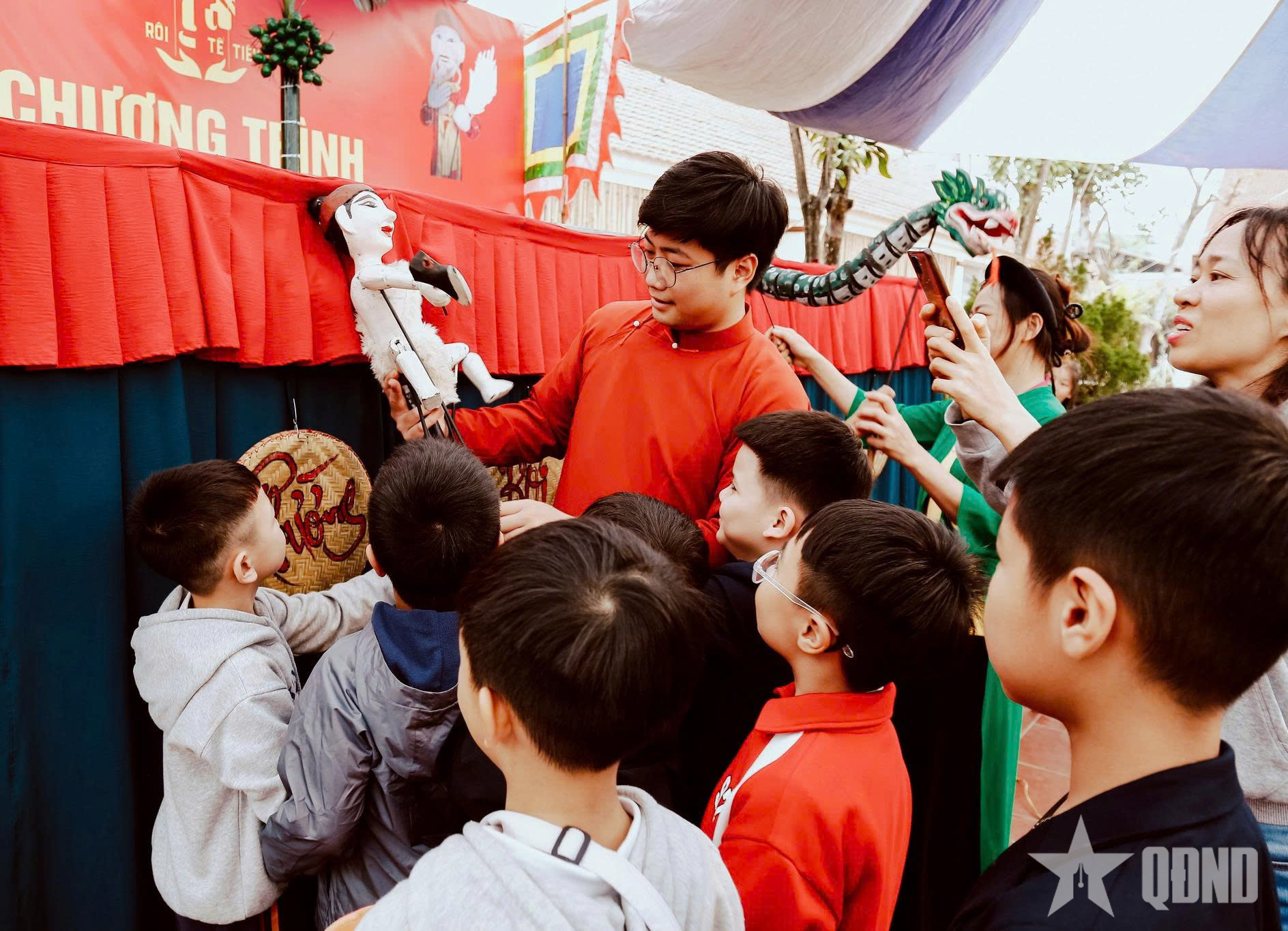 Người trẻ giữ lửa múa rối cạn Tế Tiêu: Để di sản còn sống mãi

