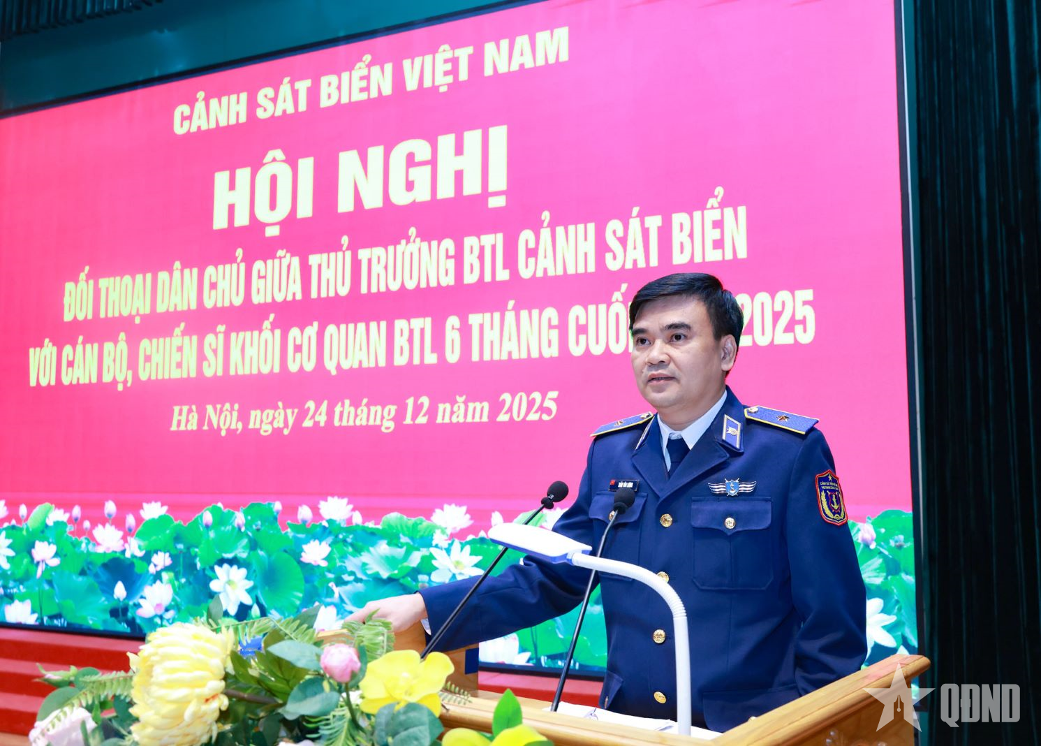 Thủ trưởng Cảnh sát biển Việt Nam đối thoại dân chủ với cán bộ, chiến sĩ