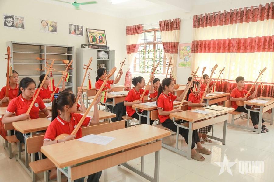 Về xứ Lạng, nghe then kể chuyện bản làng