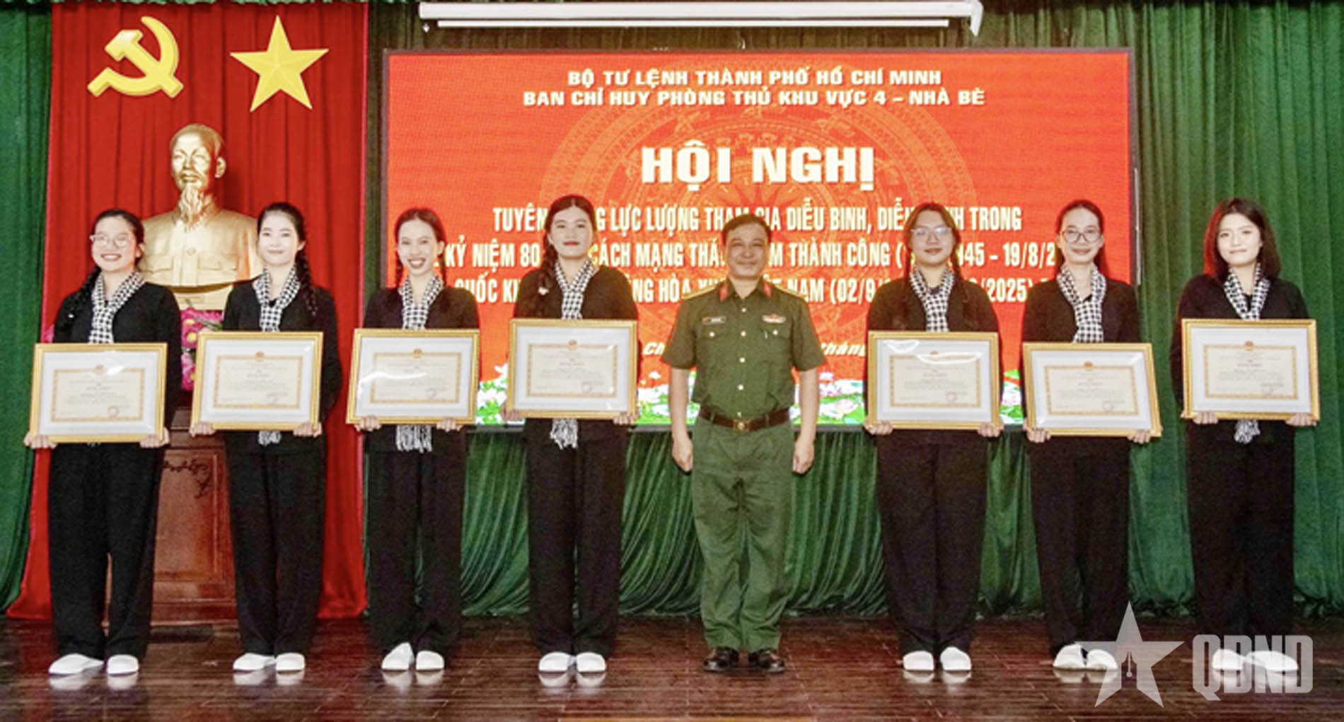 Tuyên dương lực lượng tham gia diễu binh, diễu hành A80