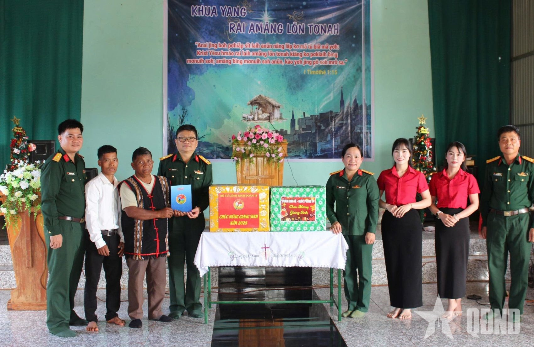 Binh đoàn 15: Hơn 400 triệu đồng chúc mừng, tặng quà các cơ sở tôn giáo nhân dịp Giáng sinh 2025