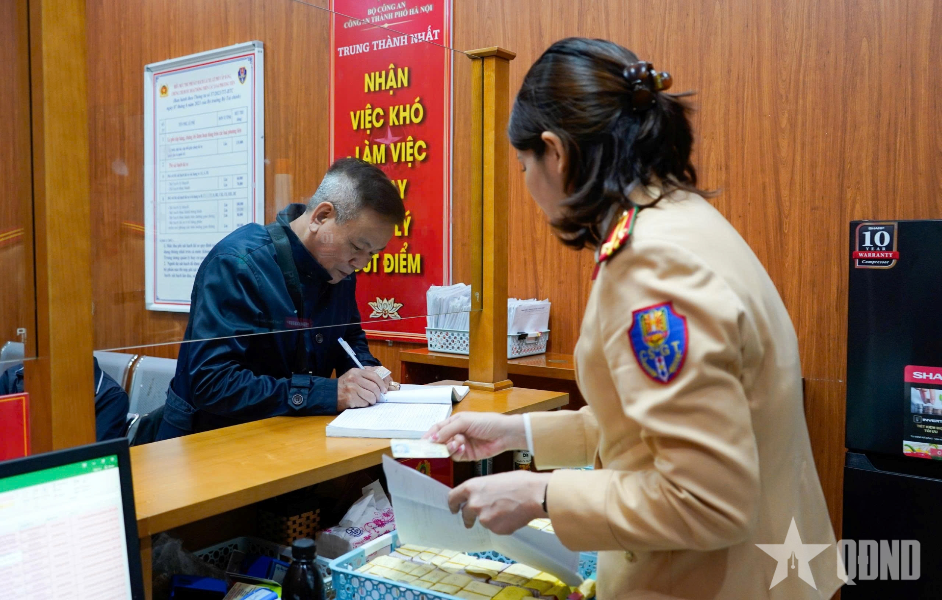 Hà Nội: Số hóa toàn diện từ thẻ giấy phép lái xe vật lý đến VNeTraffic
