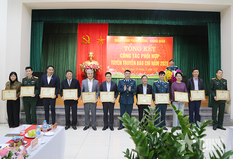 Quân chủng Phòng không - Không quân tổng kết công tác phối hợp tuyên truyền báo chí năm 2025