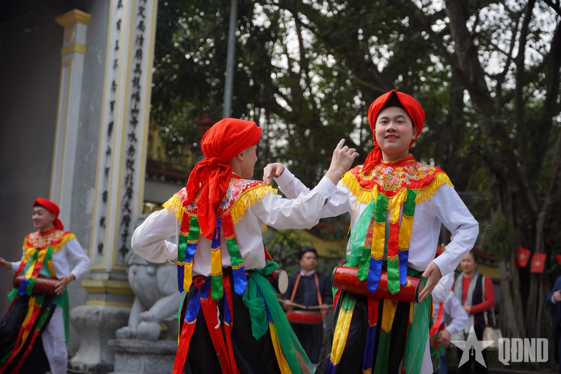 Nghe tiếng trống, thanh la để hiểu điệu múa bồng Triều Khúc