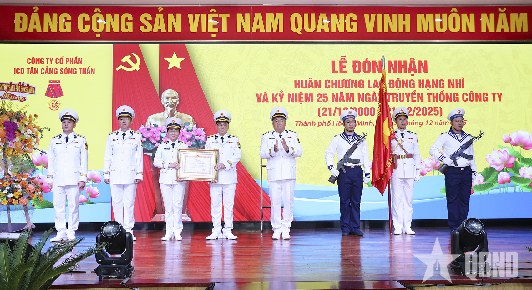 Công ty Cổ phần ICD Tân Cảng Sóng Thần đón nhận Huân chương Lao động hạng Nhì