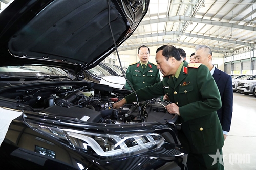Tổng cục Hậu cần - Kỹ thuật: Nghiệm thu 180 xe ô tô, 13 trạm nguồn điện và vật tư kỹ thuật