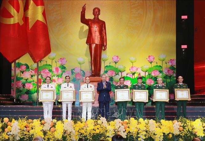 Đại hội Thi đua yêu nước toàn quốc lần thứ XI: Những Anh hùng mang màu xanh áo lính