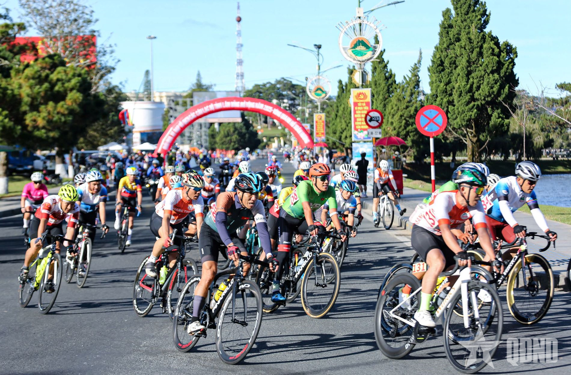 Sôi nổi giải đua xe đạp vô địch các Câu lạc bộ tỉnh Lâm Đồng mở rộng năm 2025

