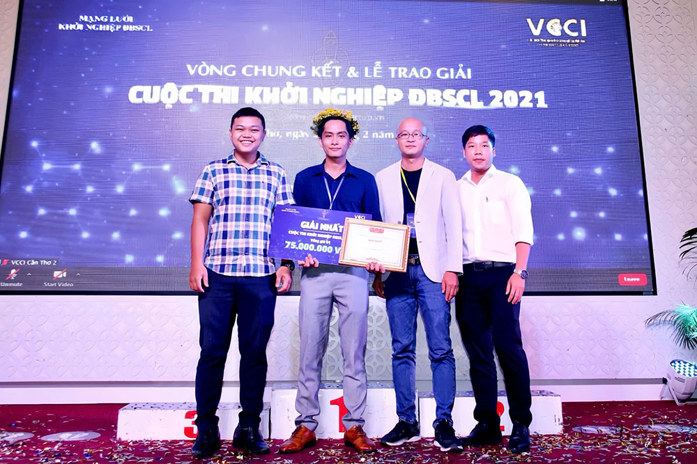 Người thắp lửa khởi nghiệp và gieo niềm tin cho cộng đồng