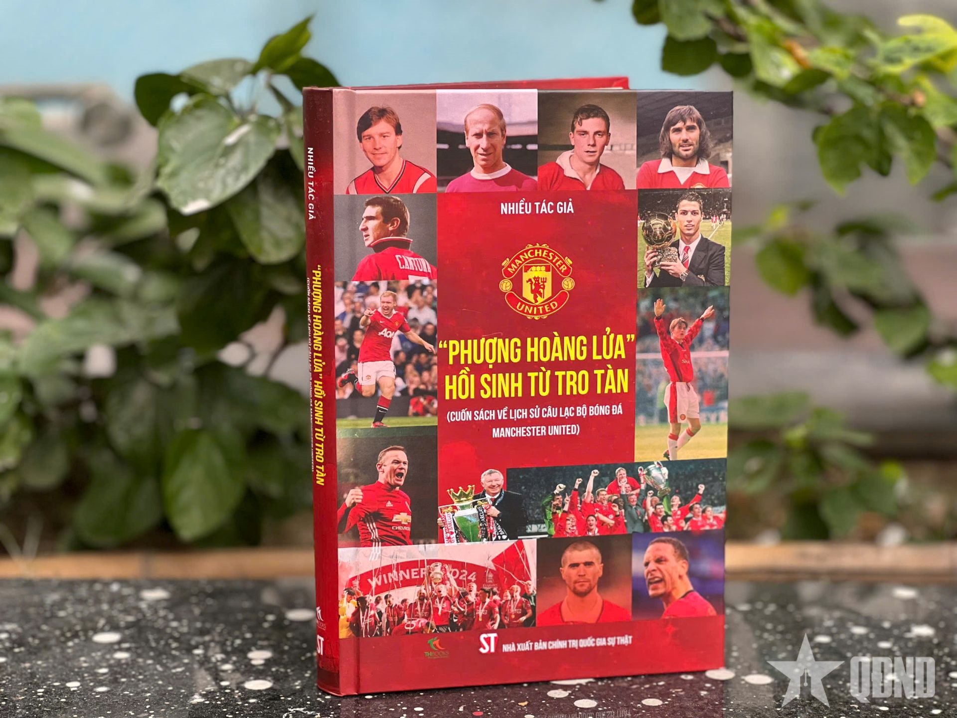 Ra mắt sách về câu lạc bộ bóng đá Manchester United

