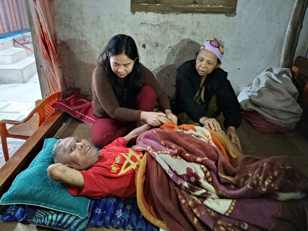 Mong những vòng tay ấm áp sẻ chia