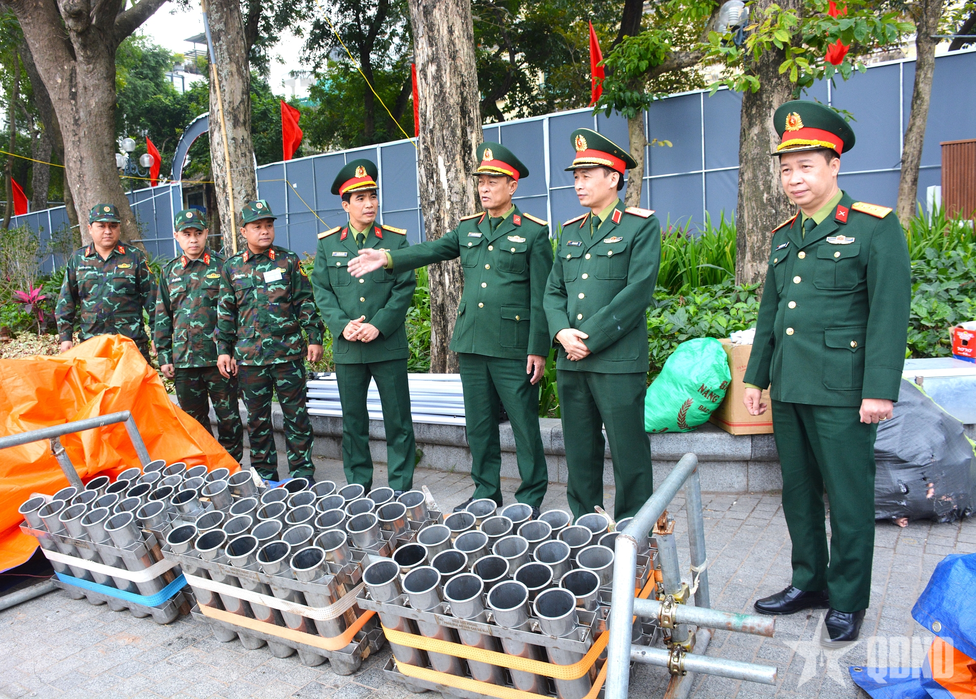 Người dân Thủ đô lần đầu tiên được ngắm pháo hoa hỏa thuật từ 3 điểm đặt giữa hồ Gươm