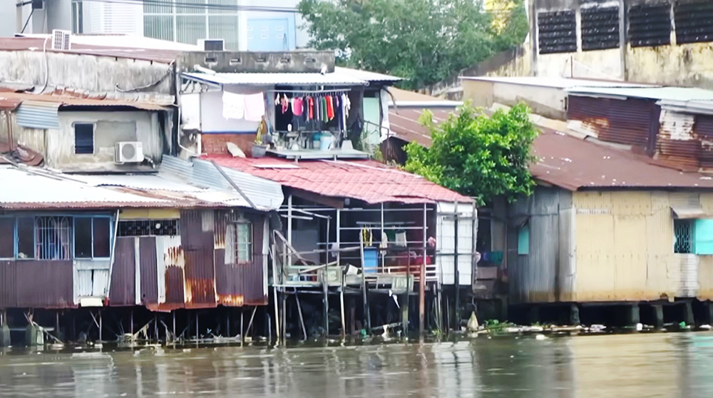 Quyết liệt xóa nhà tạm ven kênh, rạch