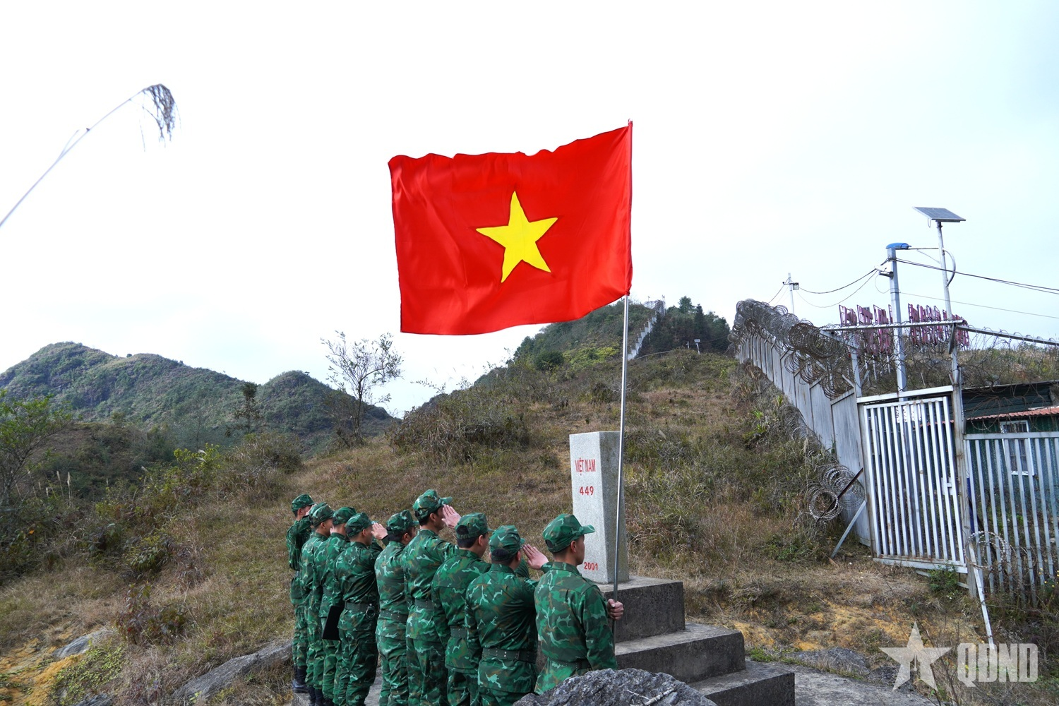 Ngày đầu năm mới theo chân người lính giữ biên cương

