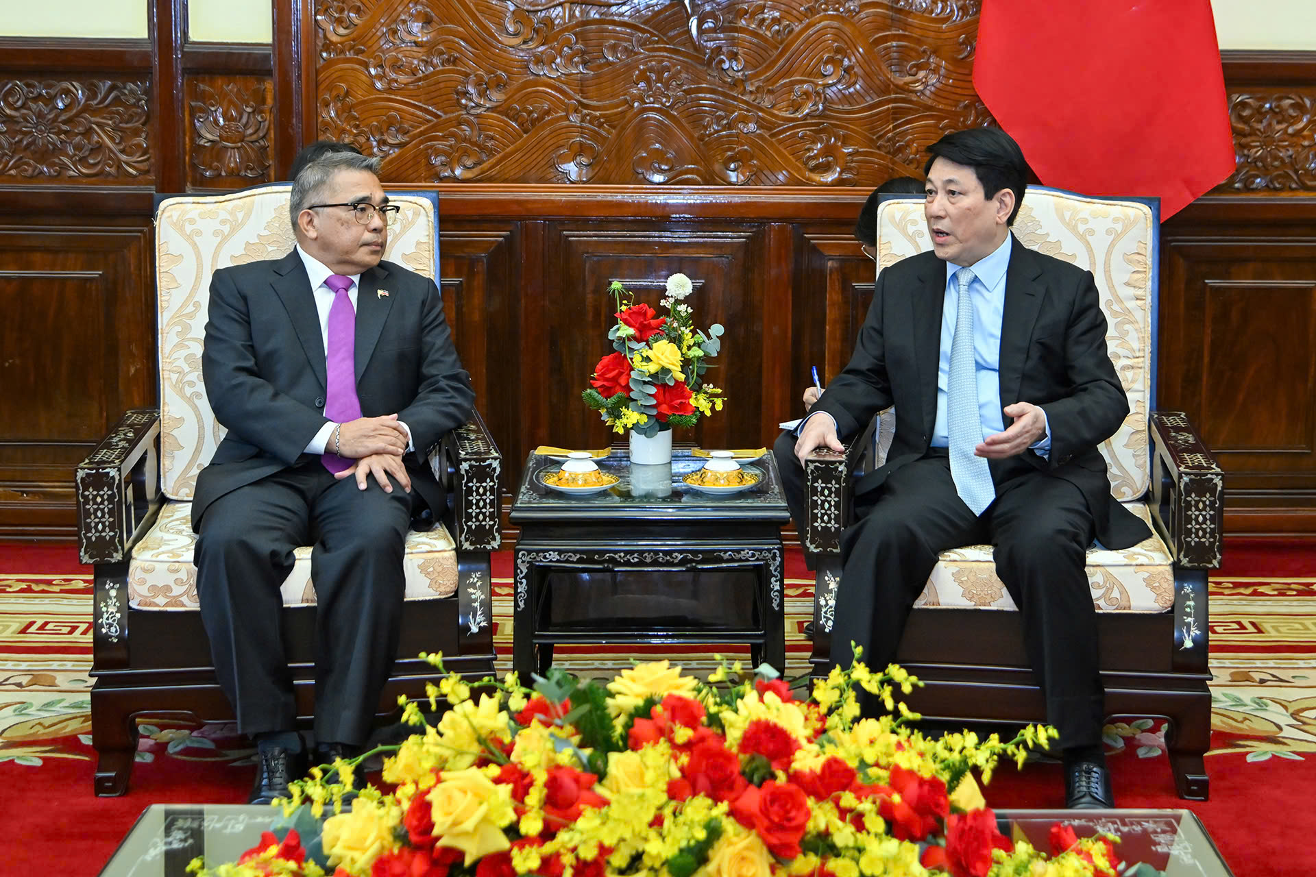 Chủ tịch nước Lương Cường tiếp các Đại sứ Saudi Arabia và Philippines chào từ biệt