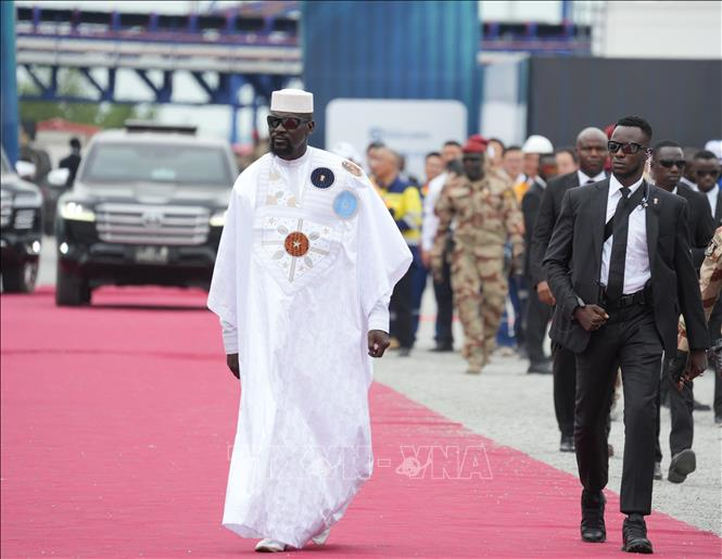 Ông Mamady Doumbouya đắc cử Tổng thống Guinea