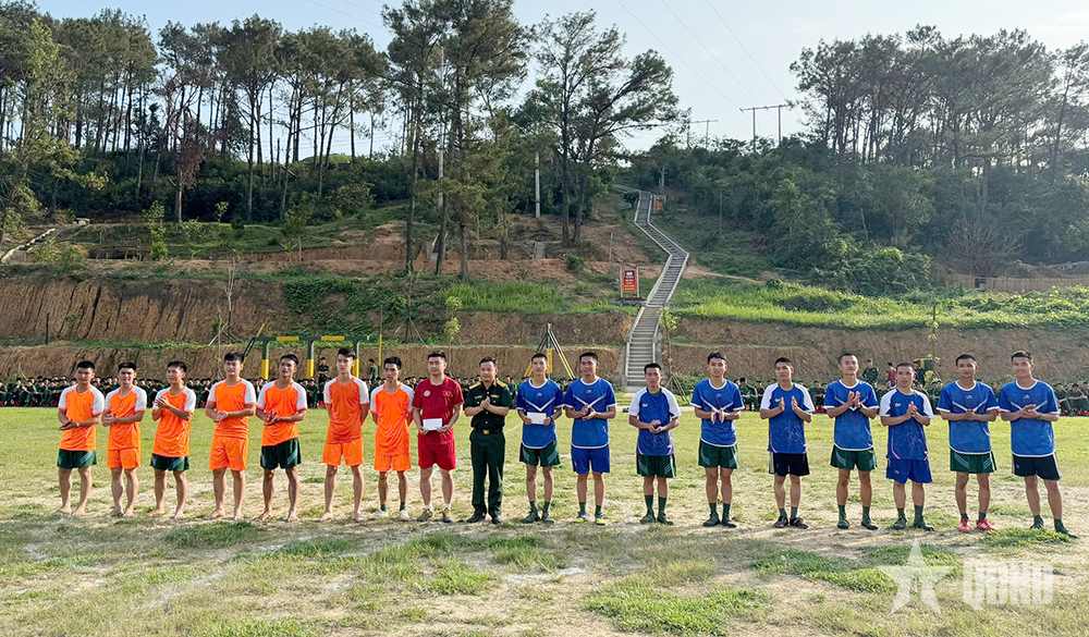 Lính đảo chào năm mới

