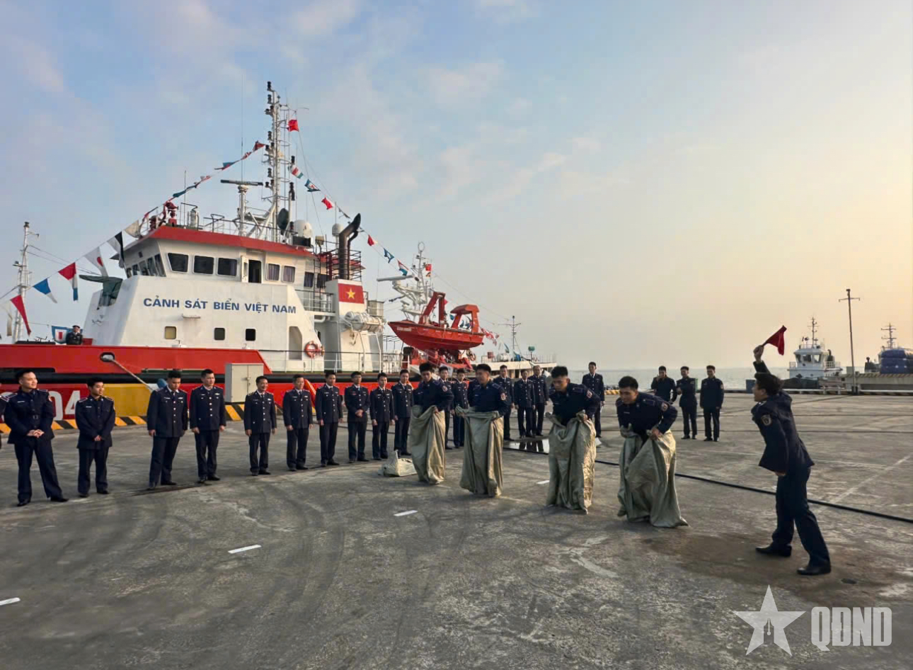Hải đoàn 11: Vui ngày nghỉ không quên nhiệm vụ 